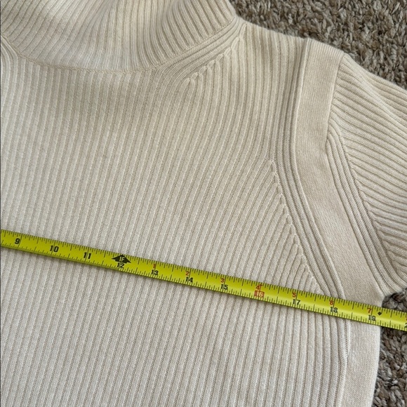 Peter Millar 100% Cashmere Ribbed Turtleneck Sweater - Picture 9 of 10
